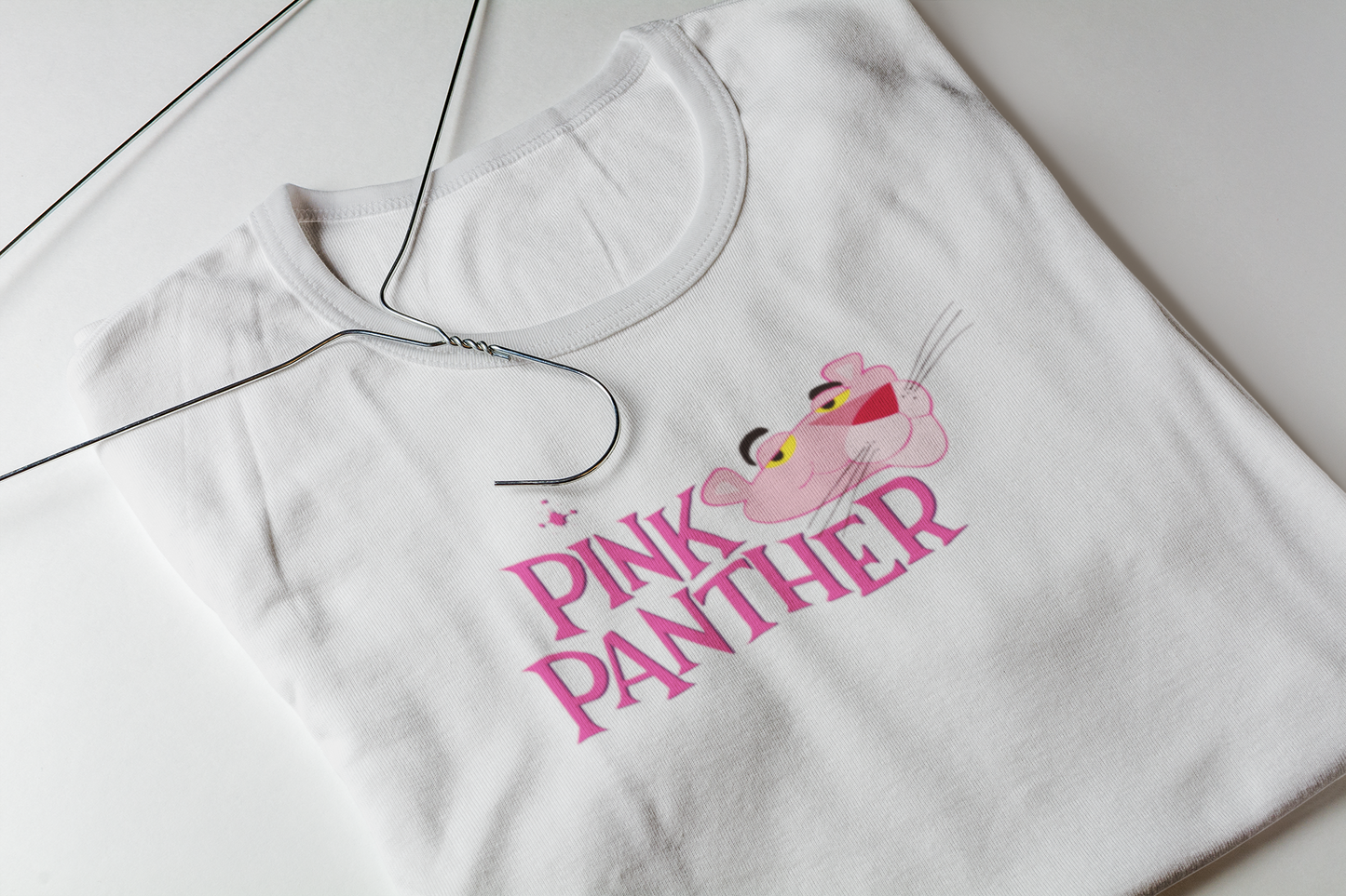 Camiseta "Pantera Cor de Rosa" - Desenhos Animados