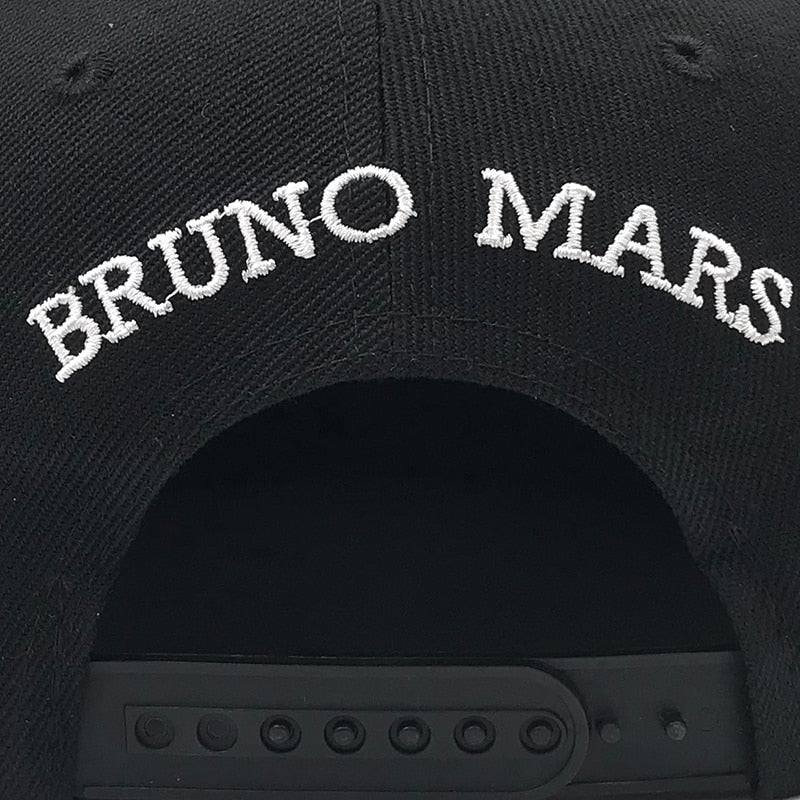 Boné Bruno Mars "XXIV 24k Magic" - Música